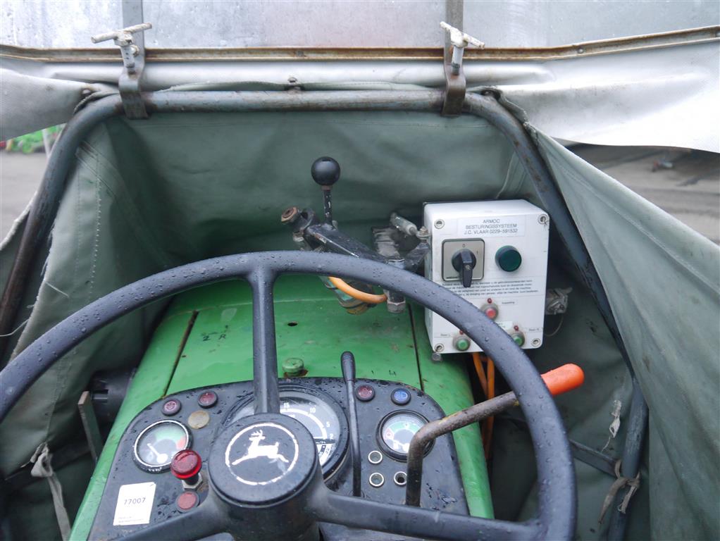 Трактор John Deere 1030