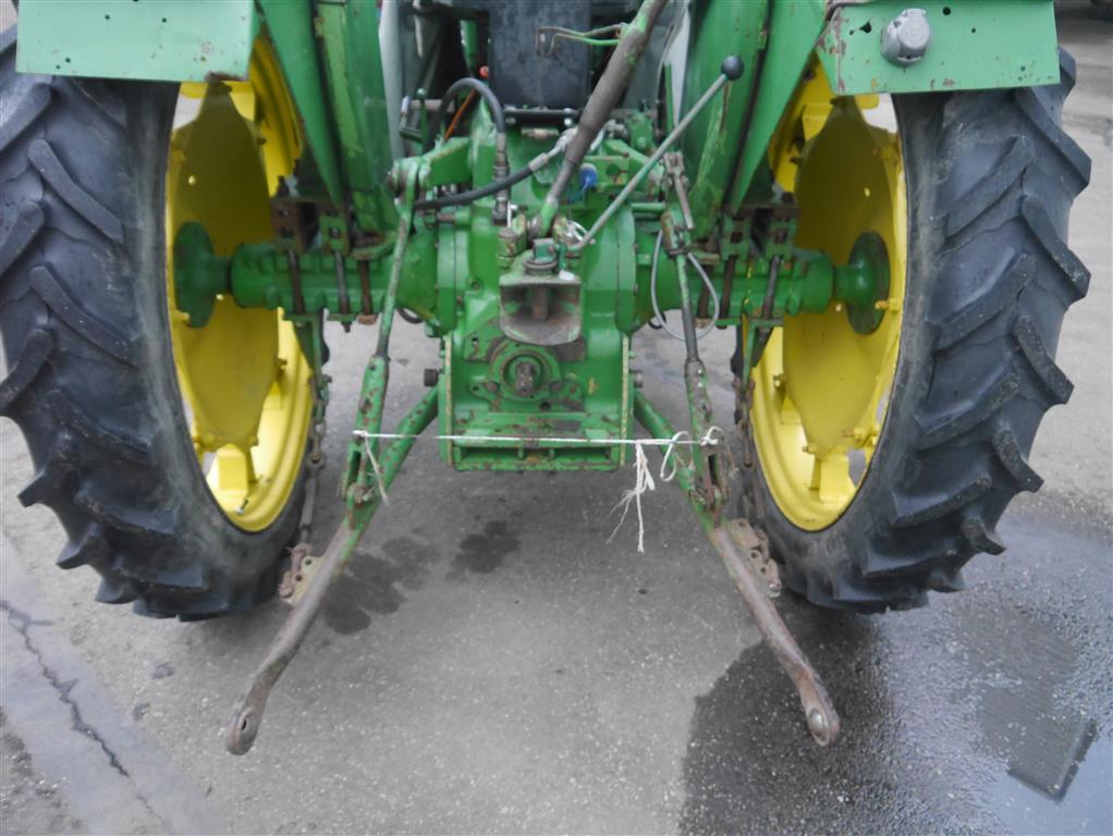 Трактор John Deere 1030