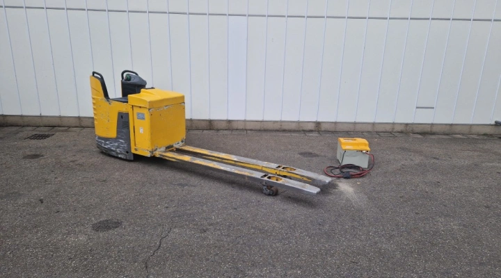 Jungheinrich ERE225 electric pallet truck