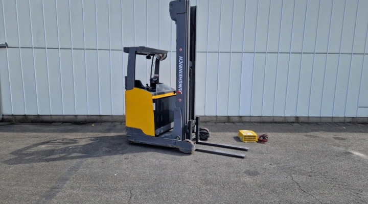 Jungheinrich ETV214 reachtruck 1400 kg