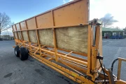 Keulmac tipping trailer for havesting in 4 big crates