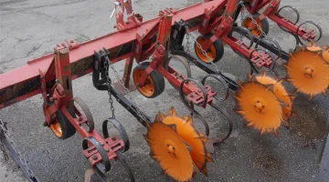 Kongskilde cultivator 3 rânduri