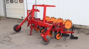 Cultivator Kongskilde 4 rânduri