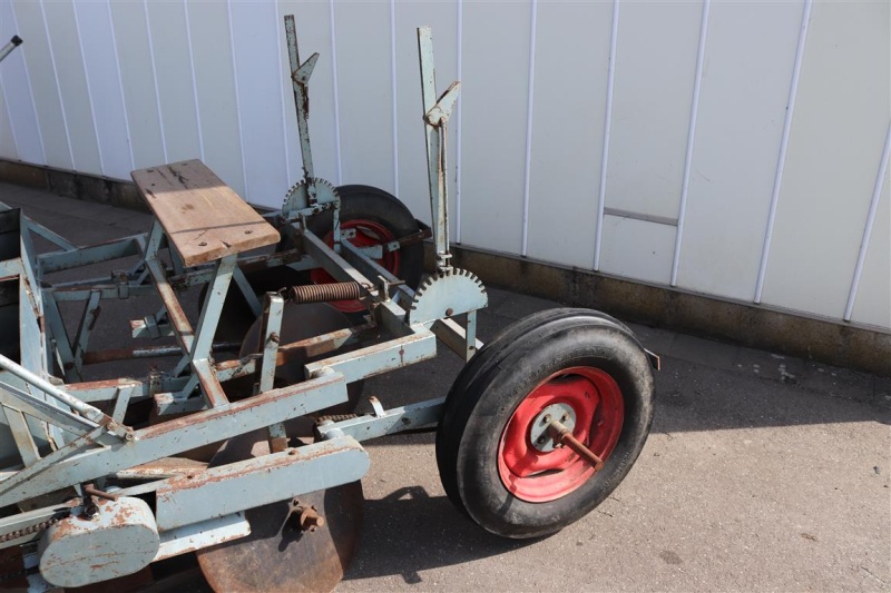 Koningsplanter planting machine for onions and bulbs • Duijndam Machines