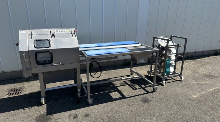 Kronen GS10 cutting machine With stainless steel cutting table