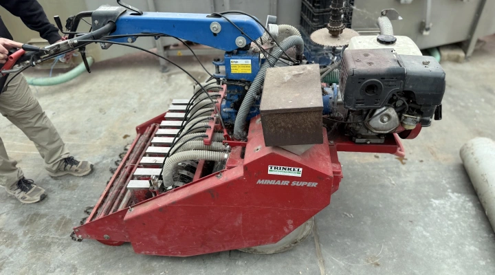 Kverneland Accord Miniair Super pneumatic sowing machine 10 rows