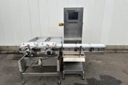 Bizerba CWDmaxx check weigher with pushers