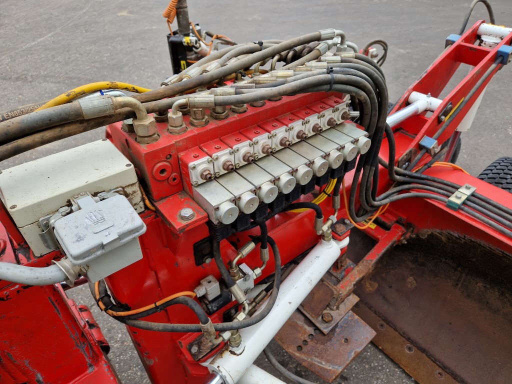 ������� Landini REX 85 F � ������������� SBO