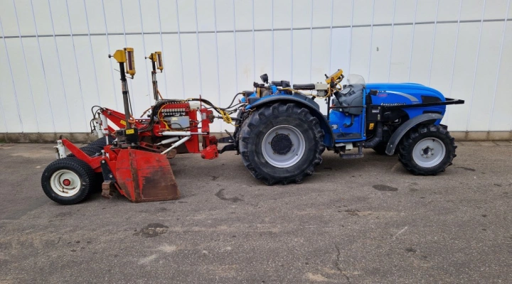 Landini REX 85 F tractor with SBO box grader
