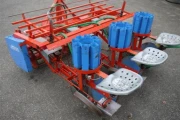 Lauwers 3 row carousel planting machine image 1