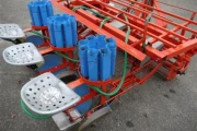 Lauwers 3 row carousel planting machine image 3