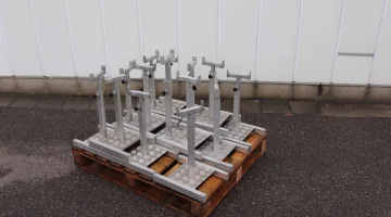 Verstelbare steunpoten voor plantentransportbanden