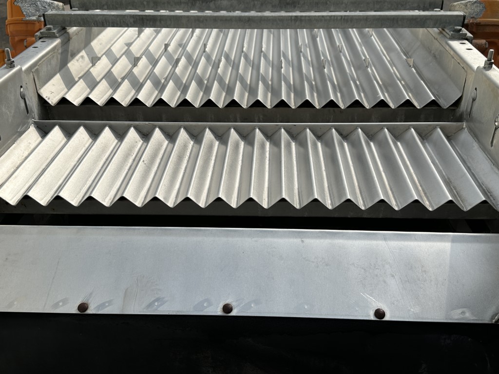 Schneider LS1000/3 �����a ��� ���������� �� ����� Schneider ��� ������ � �������