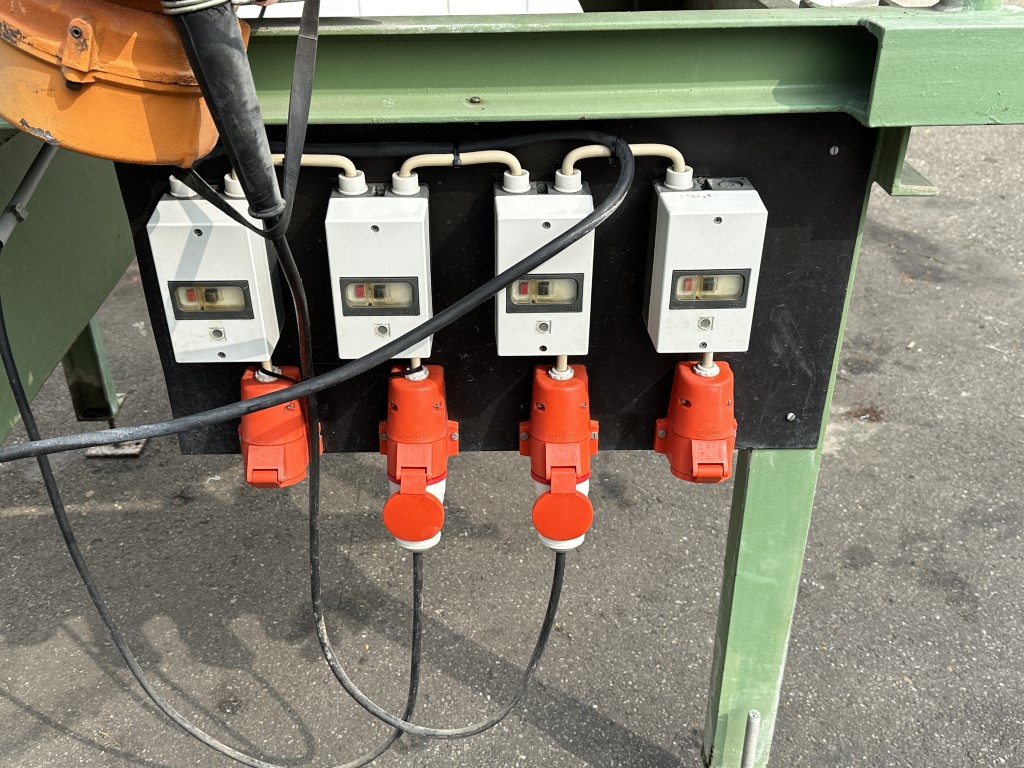 Schneider LS1000/3 �����a ��� ���������� �� ����� Schneider ��� ������ � �������