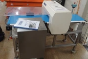 Loma Lock Inspection Systems MET 30+ metaaldetector met pusher
