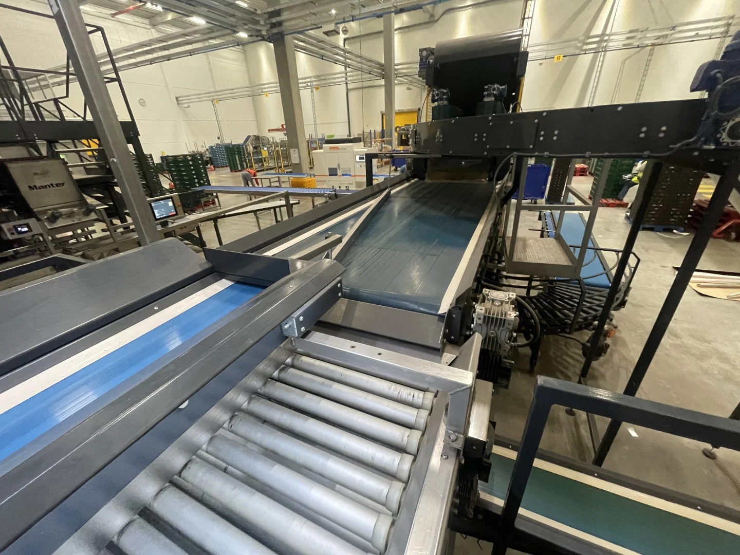 Manter M10 L weighing machine with infeed conveyor, buffer conveyor and ...