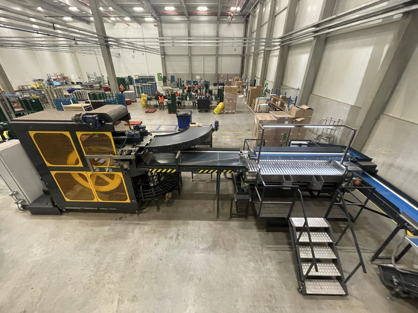 Manter M10 L afweegmachine met opvoerband, bufferband en krattenvullen ...