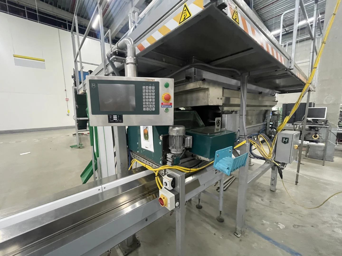 Manter VP16000 weighing machine with 3 elevators and dosing conveyors ...