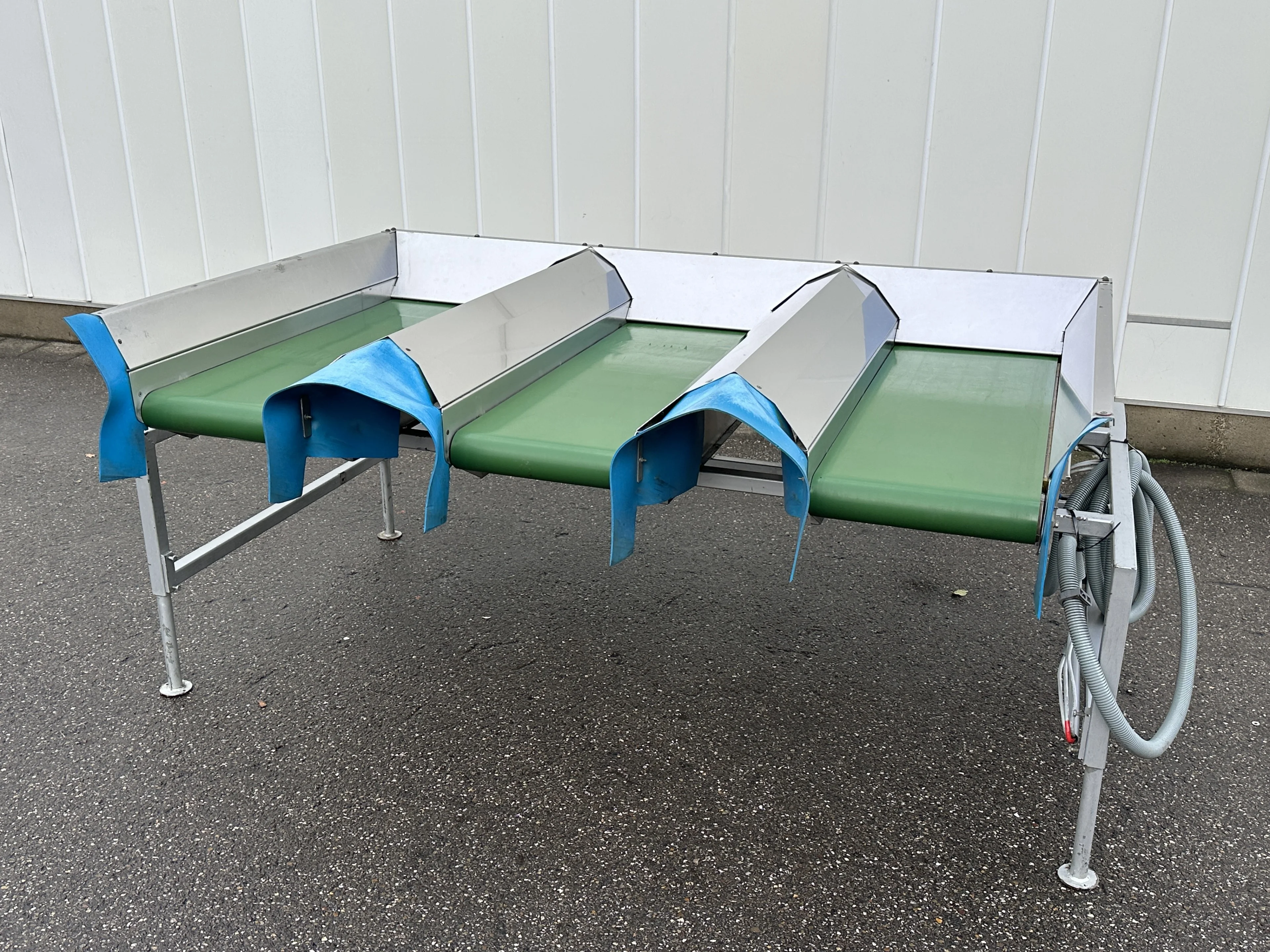 Manter VP16000 weighing machine with 3 elevators and dosing conveyors ...