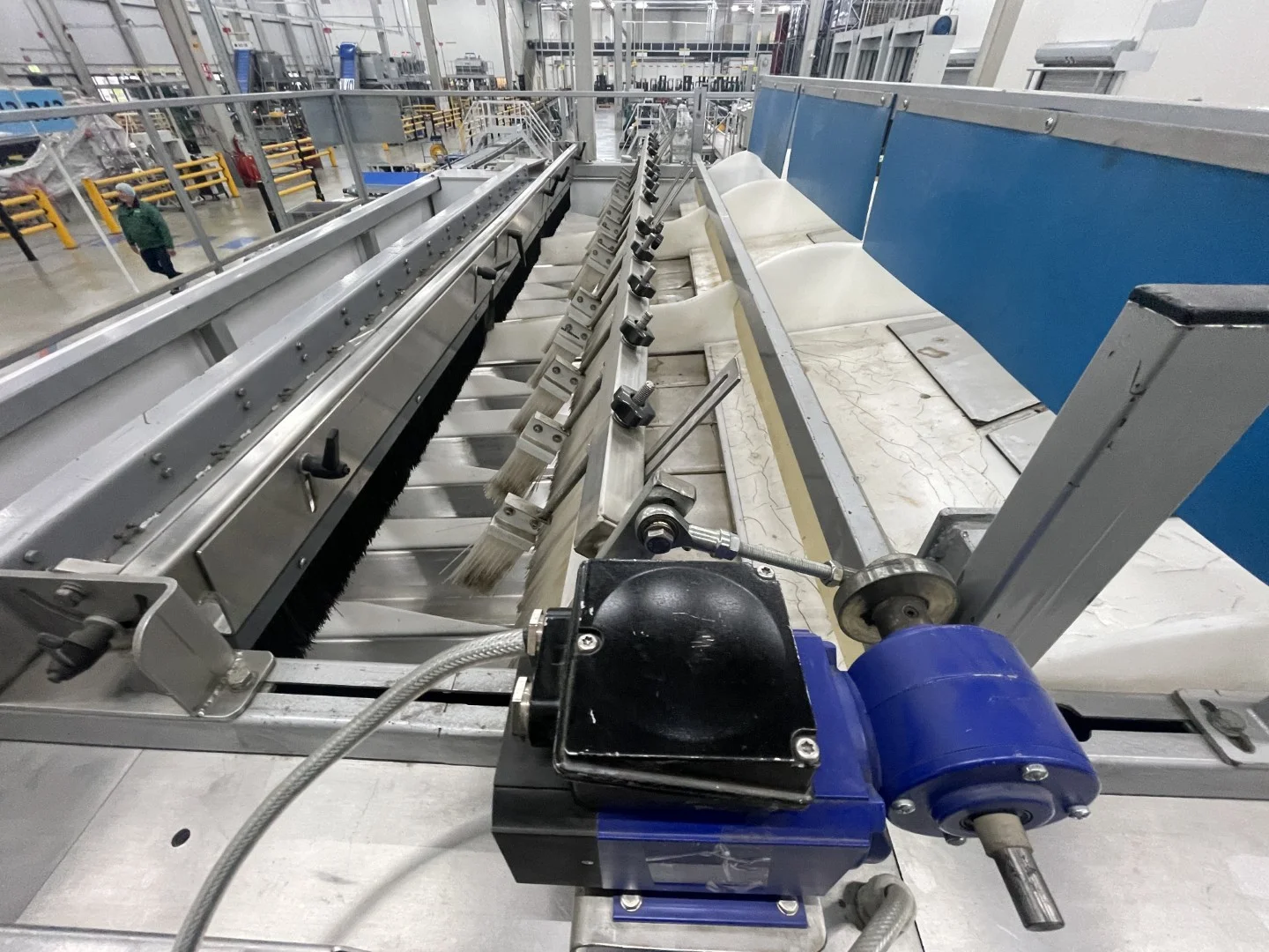 Manter VP16000 weighing machine with 3 elevators and dosing conveyors ...