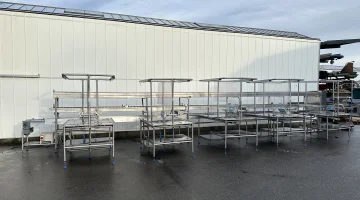 Marco combi conveyor gyártó- és csomagolósor 11 Marco munkaasztallal és mérlegekkel