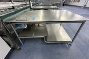 Martin Stolze combi conveyor production and packaging line with 11 Marco work tables with scales