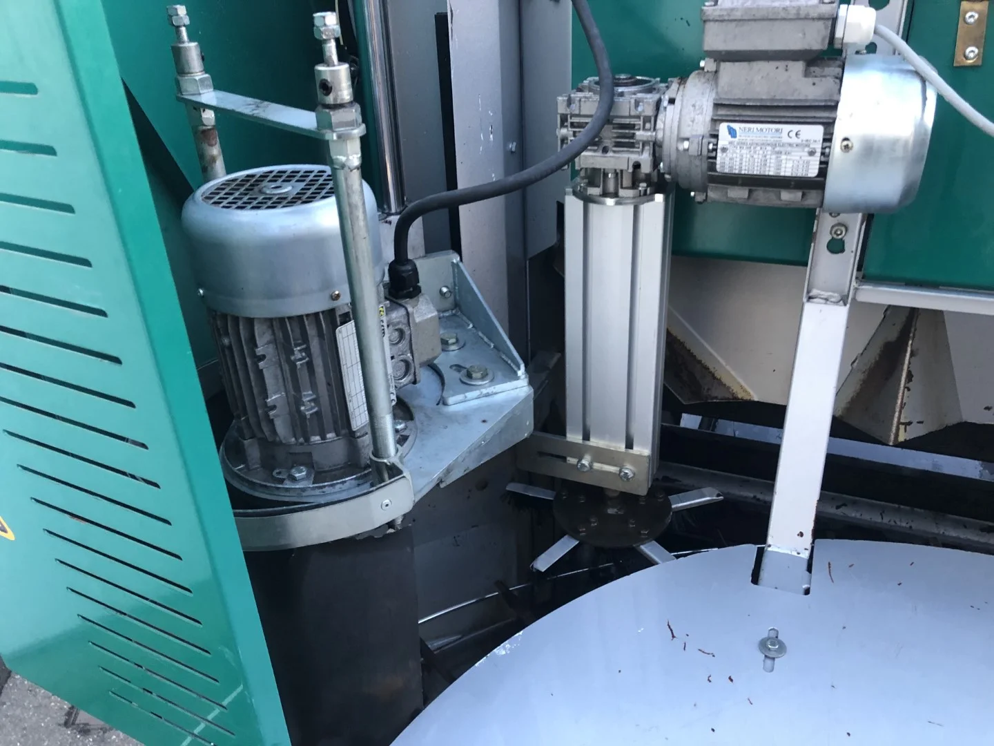 Mayer 2400 Potting machine with dispenser • Duijndam Machines