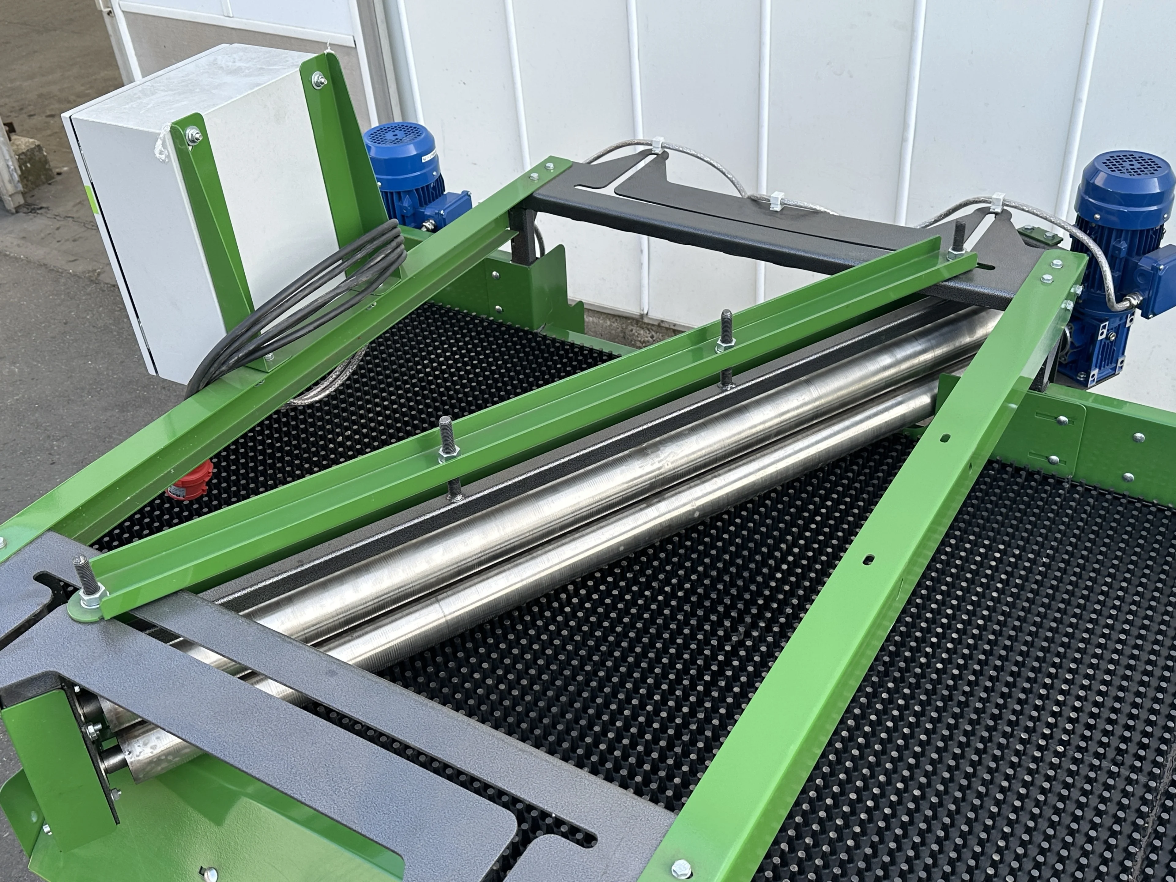 MFP LMJ100 hedgehog belt Haulm separator for potatoes, onions and root ...
