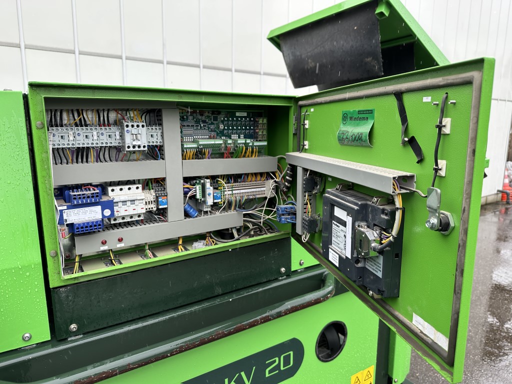 ����������� ������ Miedema AKV20