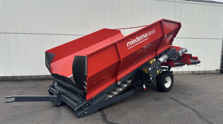 Miedema SB651 receiving hopper