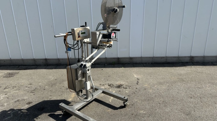 Multivac MR233 labelling machine