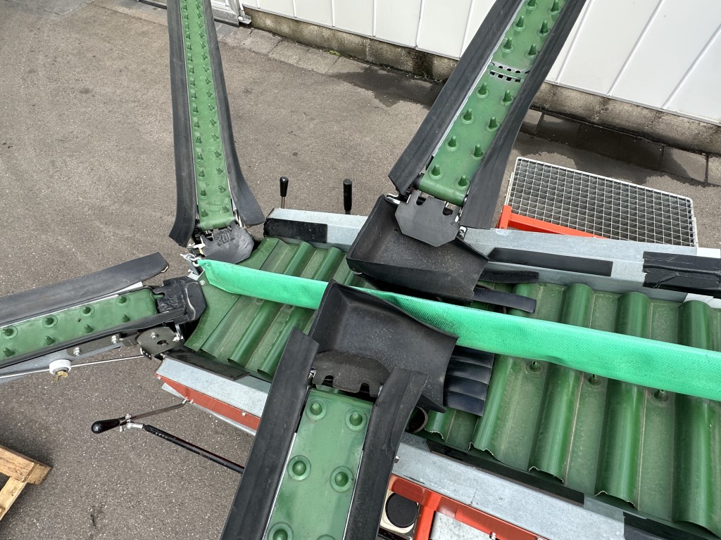 Munckhof Pluk-O-Trak Junior 320 ������a ��� ������ ������