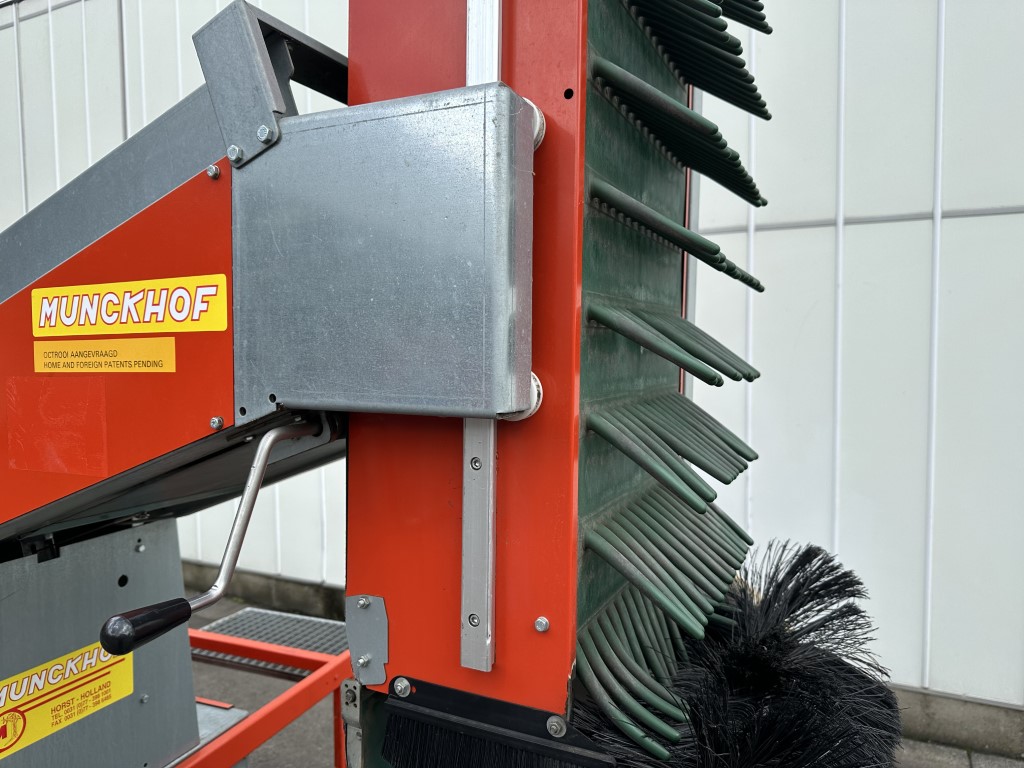 Munckhof Pluk-O-Trak Junior 320 ������a ��� ������ ������