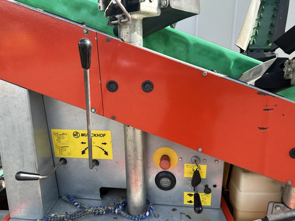 Munckhof Pluk-O-Trak Junior 320 ������a ��� ������ ������