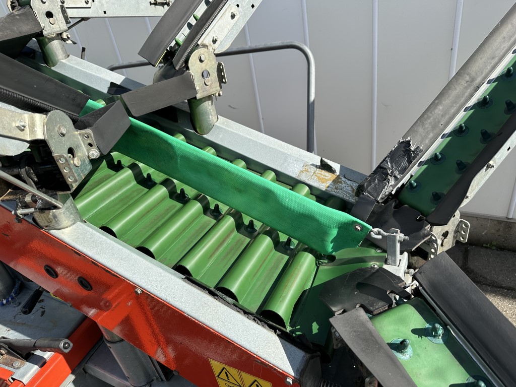 Munckhof Pluk-O-Trak Junior 320 Тележкa для уборки урожая
