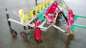 Mutsaers interrow cultivator for high speed