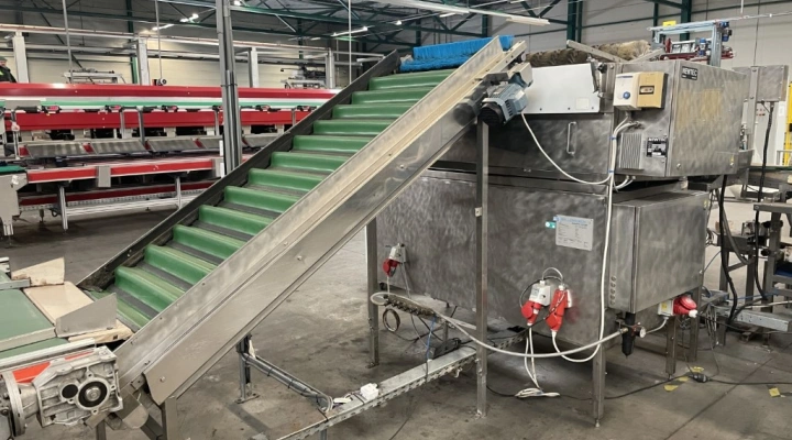 Newtec 2014A afweegmachine voor appels met opvoerband