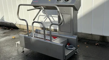 Nieros URK hygienic entrance with feet brushes