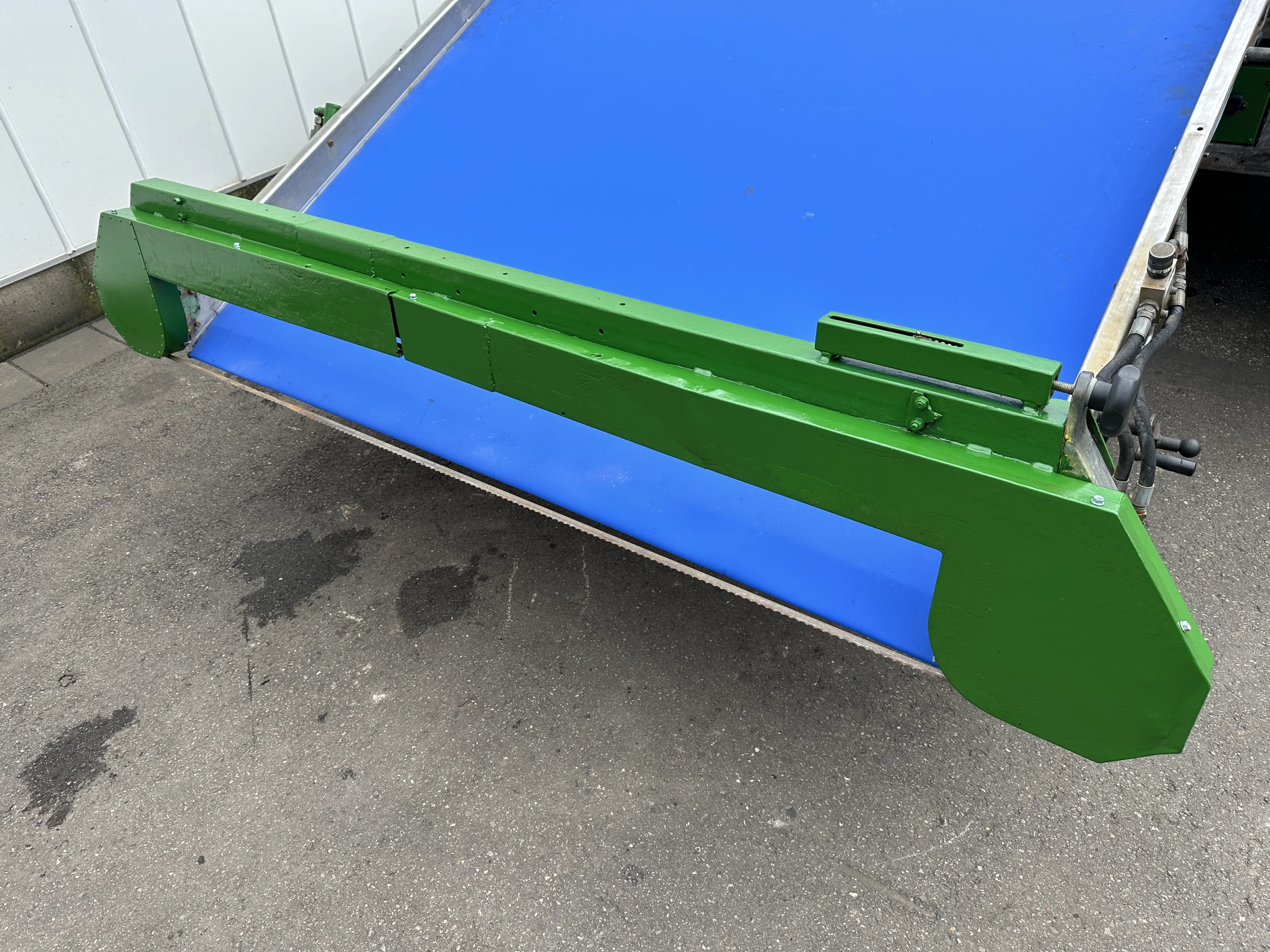 Ortomec self-propelled harvester for spinach 180 cm • Duijndam Machines