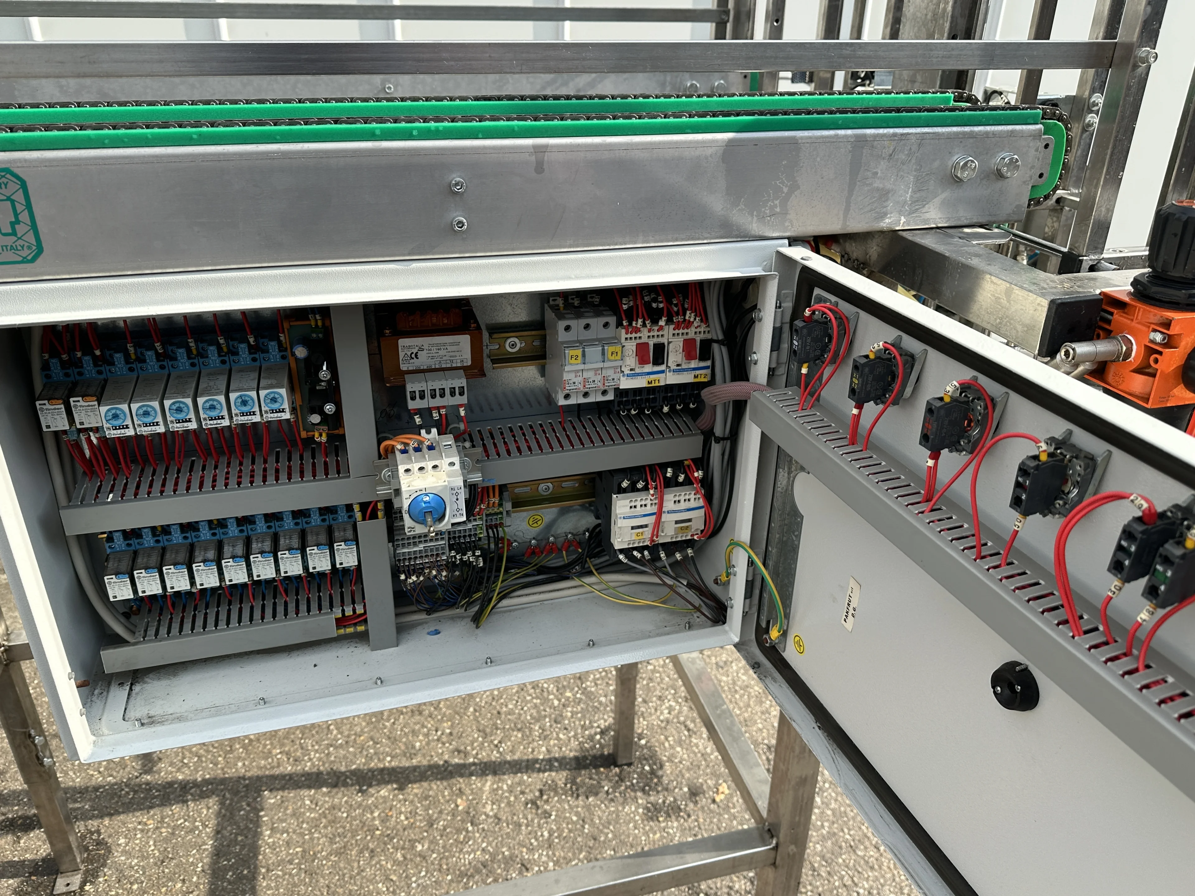 Pakfrut DIK 400 denester double, with infeed • Duijndam Machines