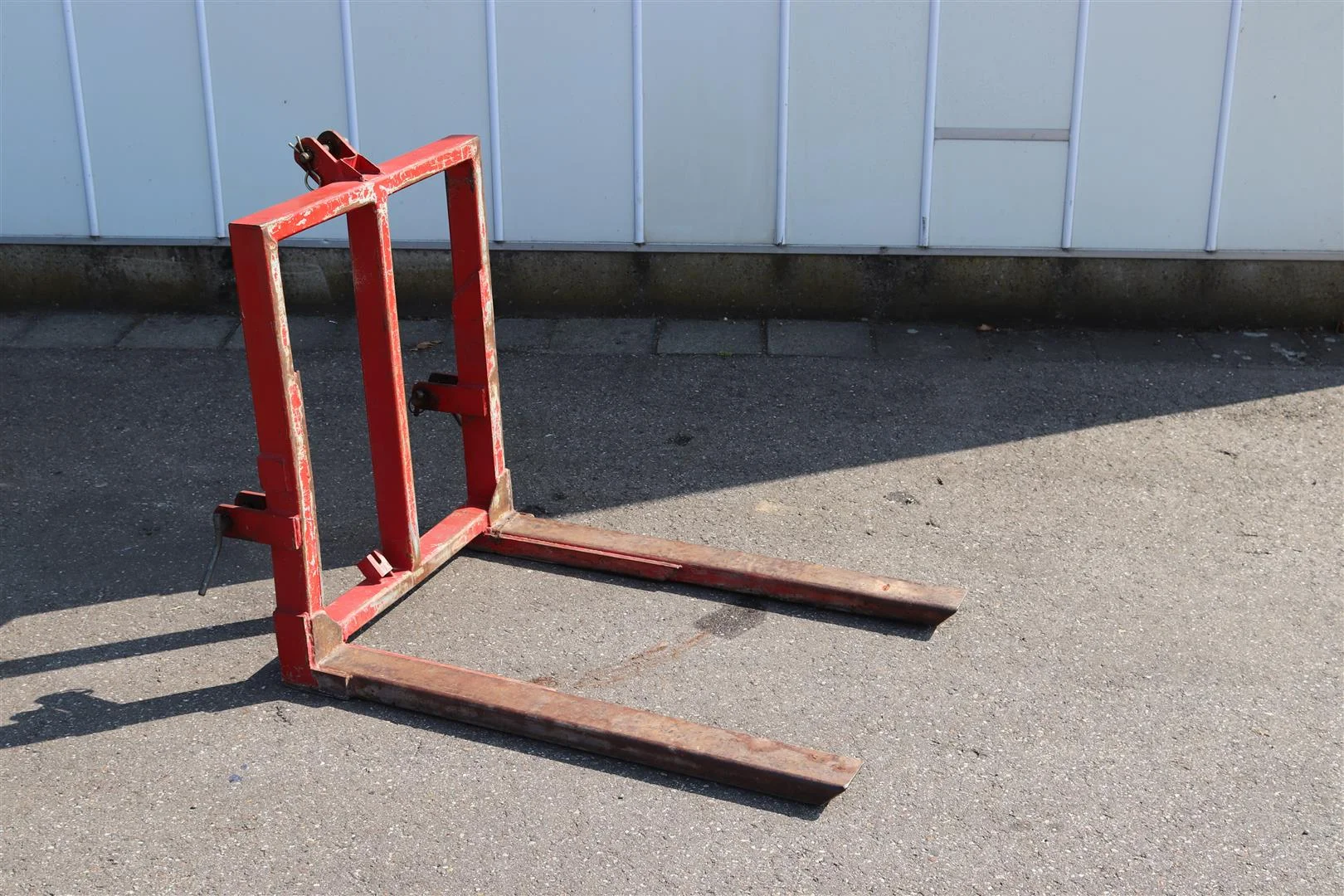 Pallet lifter • Duijndam Machines