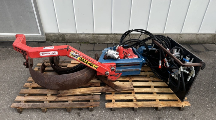 Pazzaglia FZ100 shrub and tree lifter with attachment unit for a wheel loader