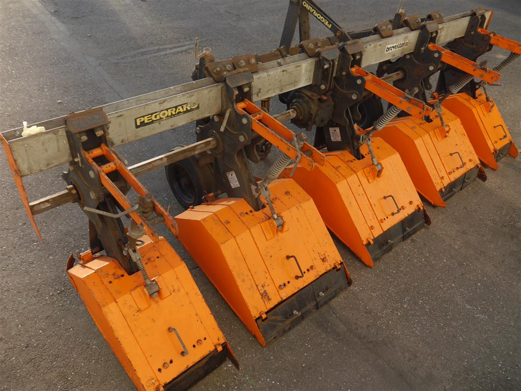 Pegoraro Interrow ����������� � 4 ������ � 5 ����������.