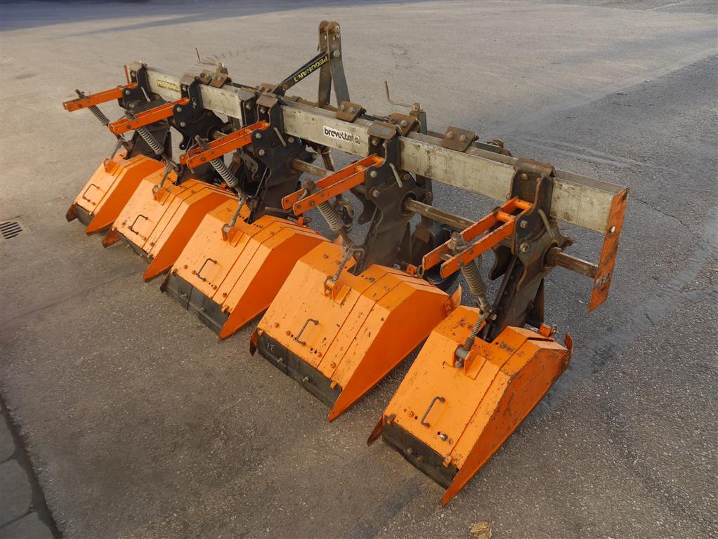 Pegoraro Interrow ����������� � 4 ������ � 5 ����������.