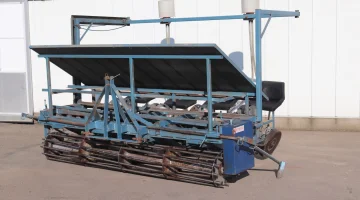 Perdu 4 soros ültetőgép talajtömbökhöz és tálcás növényekhez