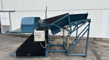 Perfect box tipper with hopper