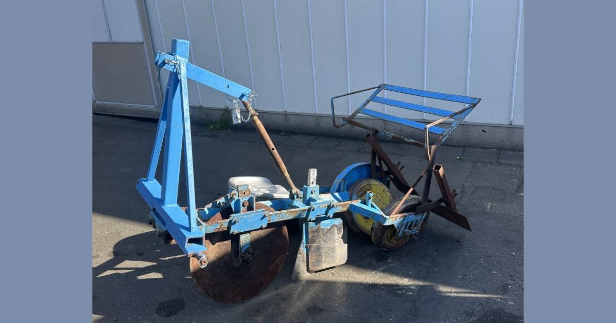Planting machine 1 row for trees • Duijndam Machines