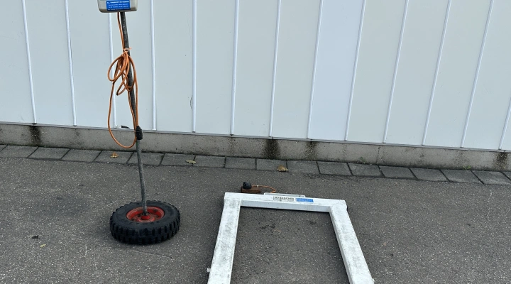 Prior PAL-DI-221 weighing machine max 3000 kg.