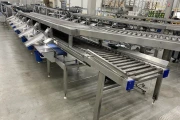 Proseal MC002 + slipmaster weighing line with 14 weighing positions for soft fruits with Slipstream lane divider