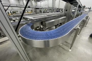 Proseal MC002 + slipmaster weighing line with 14 weighing positions for soft fruits with Slipstream lane divider